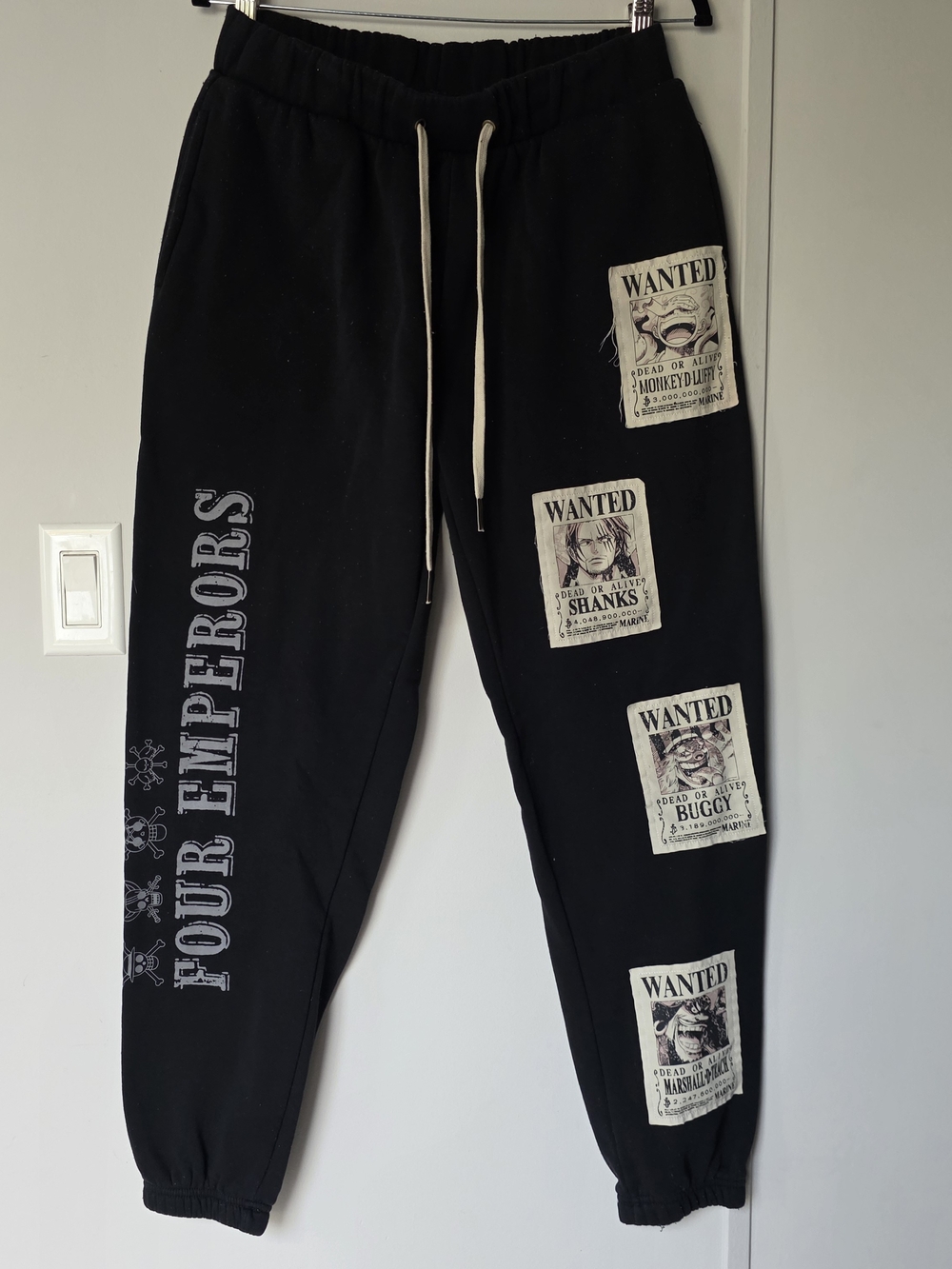 One Piece x Hot Topic Four Emperors Wanted Poster Joggers